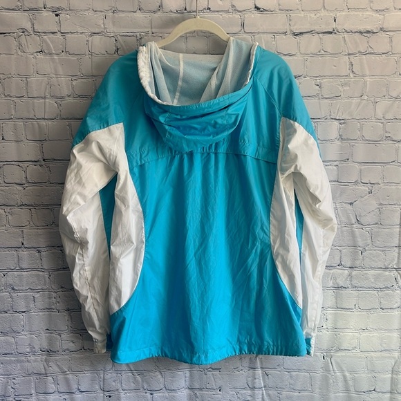 Columbia Blue and White Lightweight, Windbreaker, Jacket Womans Size Large - Picture 3 of 3